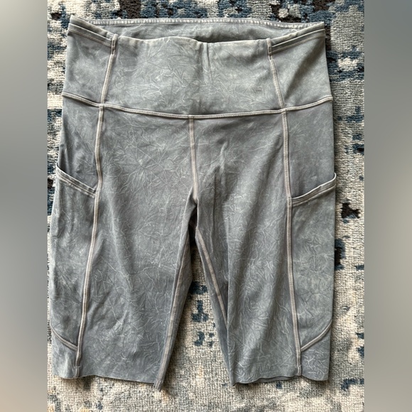 lululemon athletica Gray Bike Shorts - Picture 1 of 3